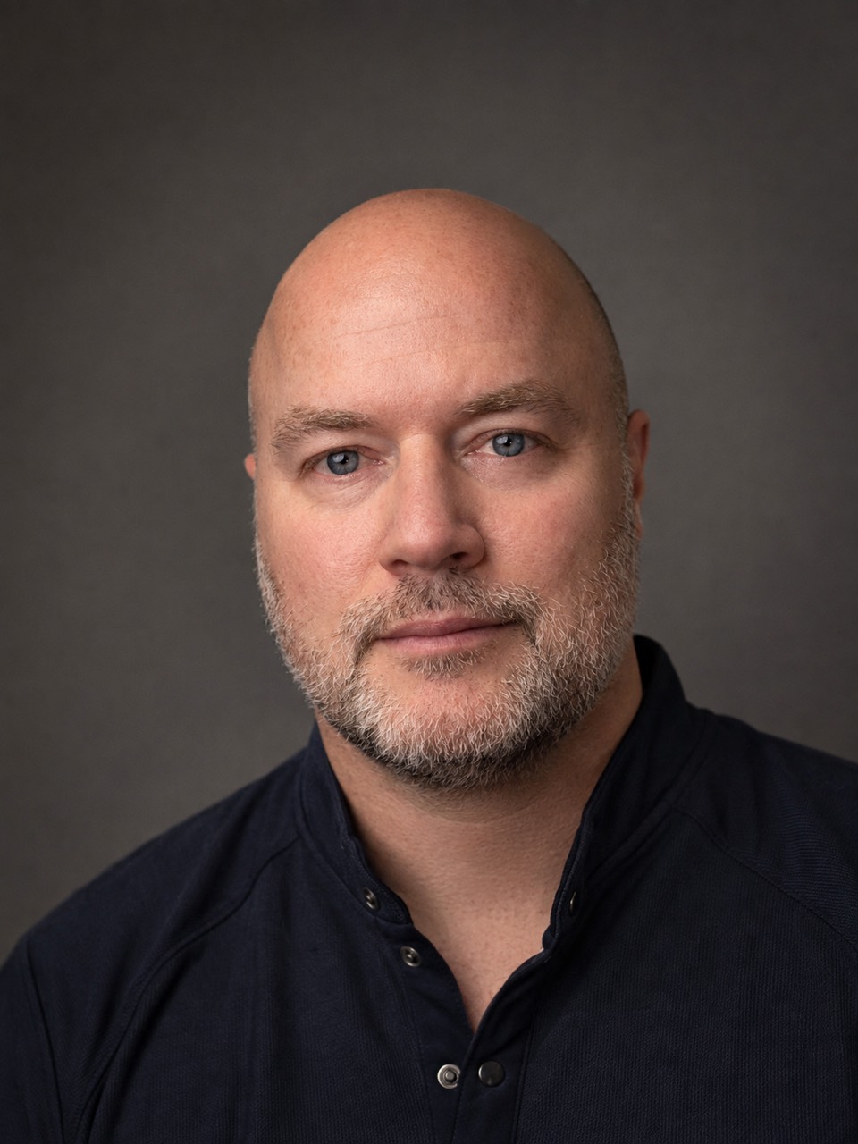 Headshot of Timothy Vermillion, curator of EMDRNews.